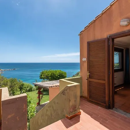 Accu Is Prezzus Tipo H Fronte Mare Holiday home *